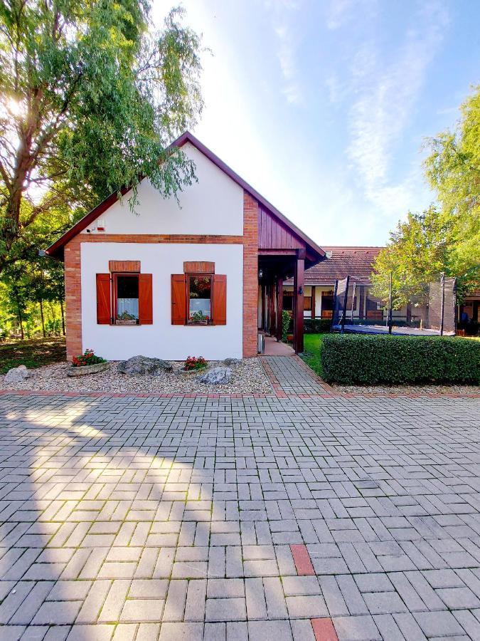 Hotel Akacos Tanya Es Vendeghaz Marok Exteriér fotografie